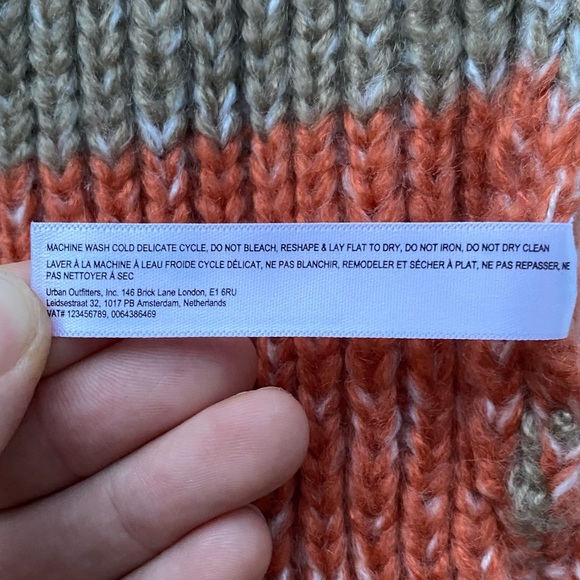 URBAN OUTFITTERS • Multicolor Striped Rib Knit Beanie Hat - Picture 9 of 14